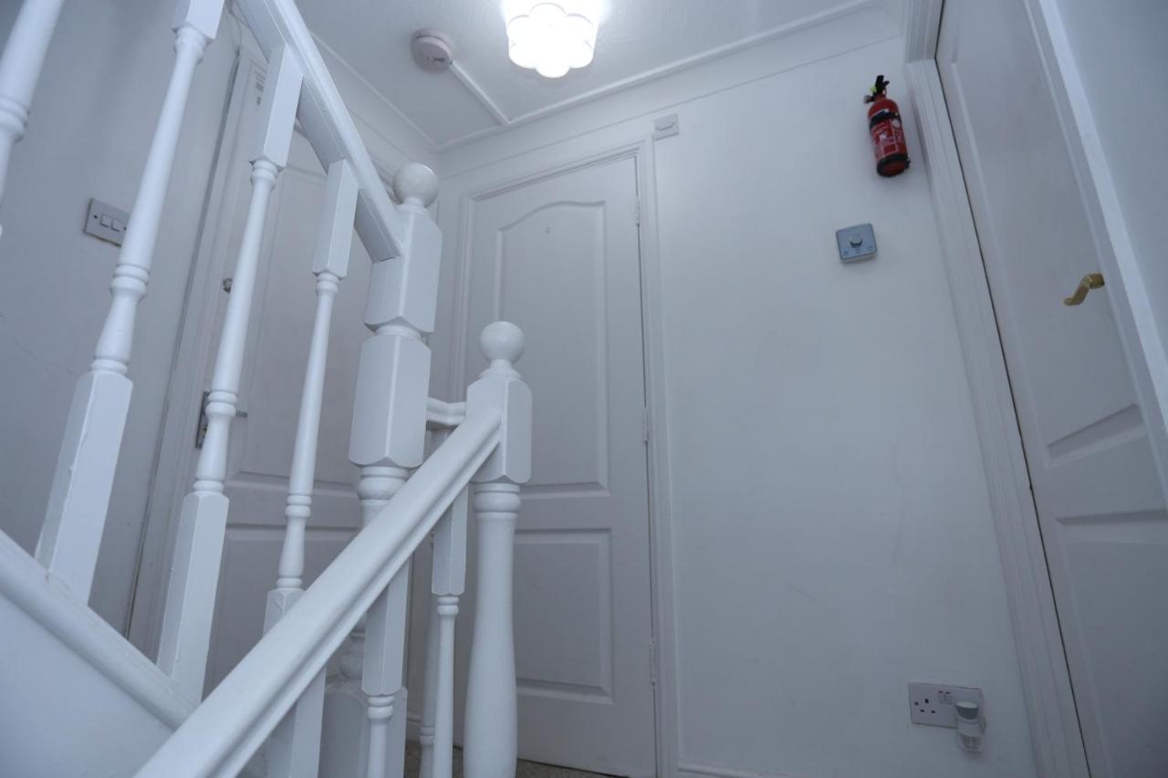 Fabulous Room With En-Suite Bathroom And Shared Kitchen Thamesmead (Greater London) Exterior foto