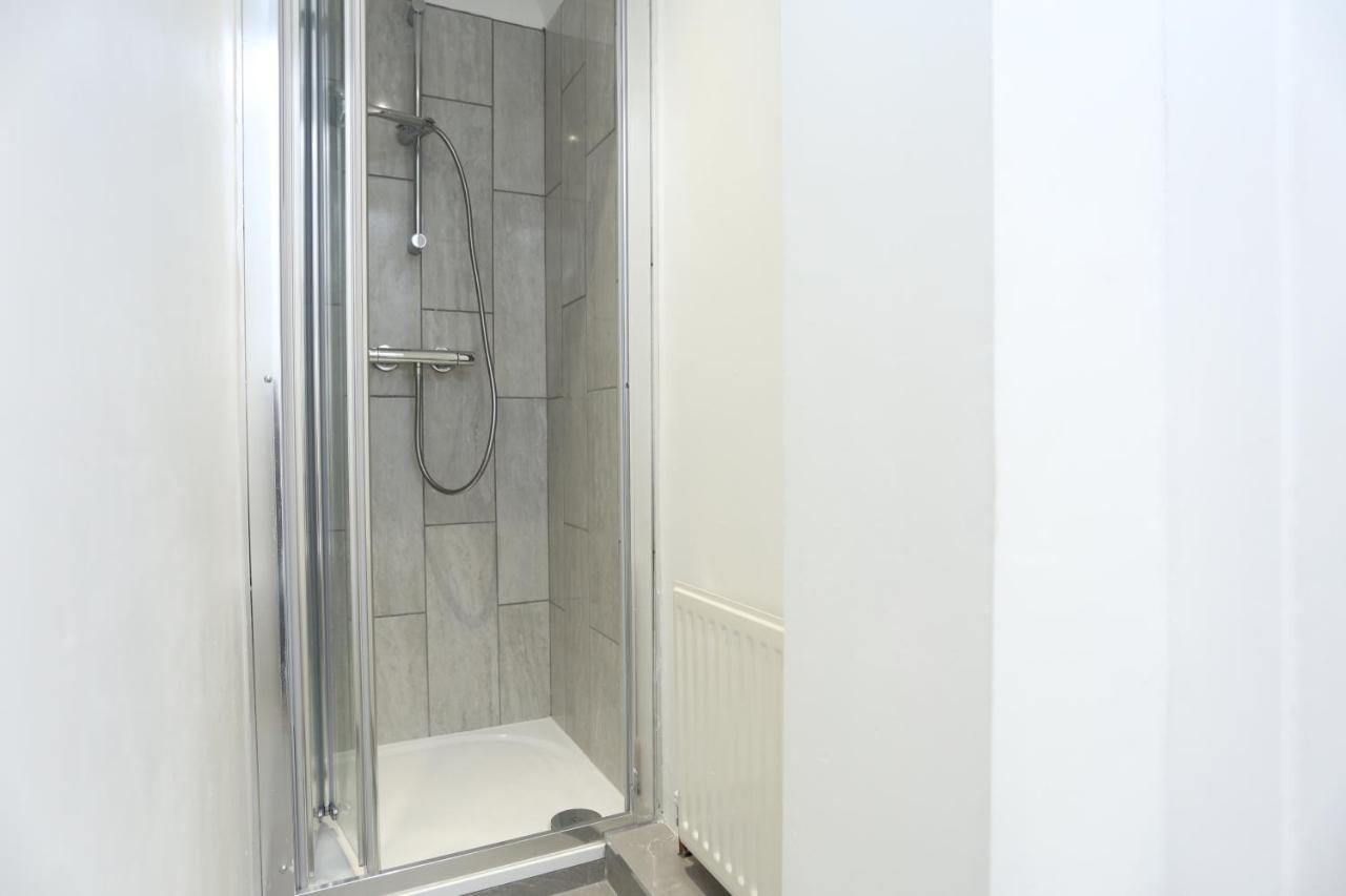 Fabulous Room With En-Suite Bathroom And Shared Kitchen Thamesmead (Greater London) Exterior foto